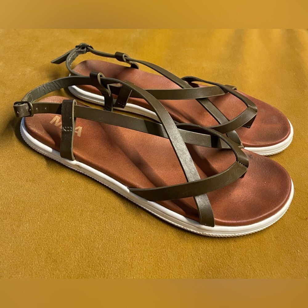 MIA Elana Sandals Olive Green Size 7.5